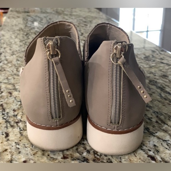 DrScholls be free energy technology 11 medium comfortable slip with back zipper. - Picture 3 of 10